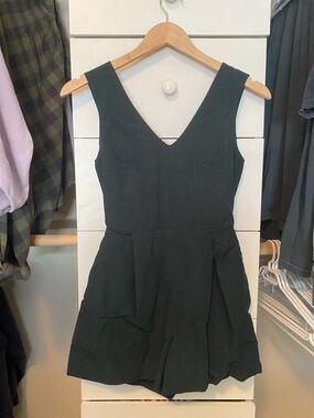 Club Monaco Dark Green V-Neck Sleeveless Mini Romper